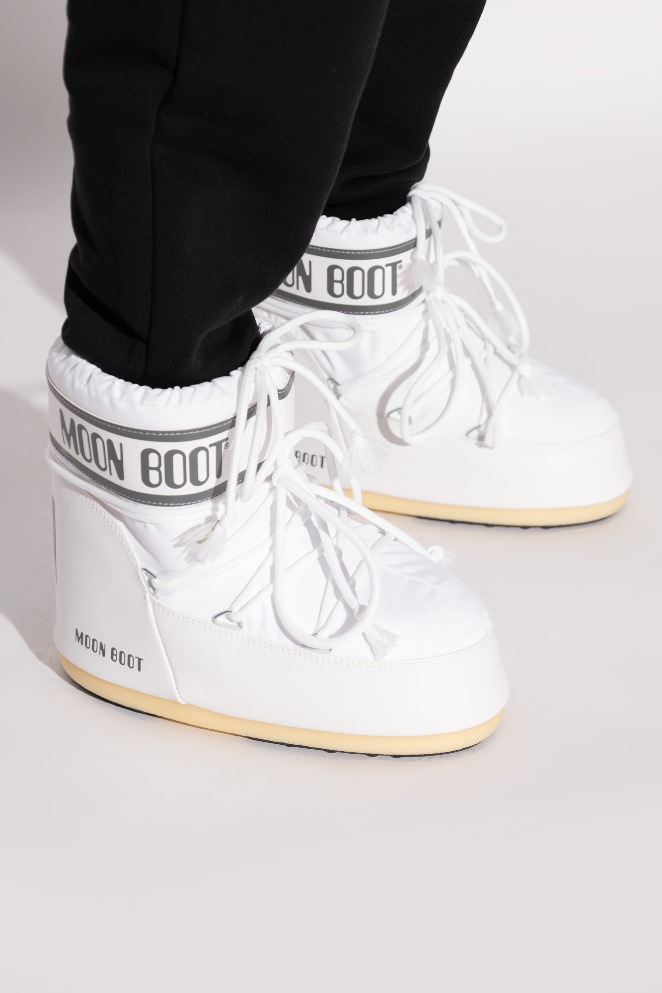 【未使用】MOON BOOT ミッドカフ Icon Nylon White ICON WHITE NYLON BOOTS | Moon Boot®